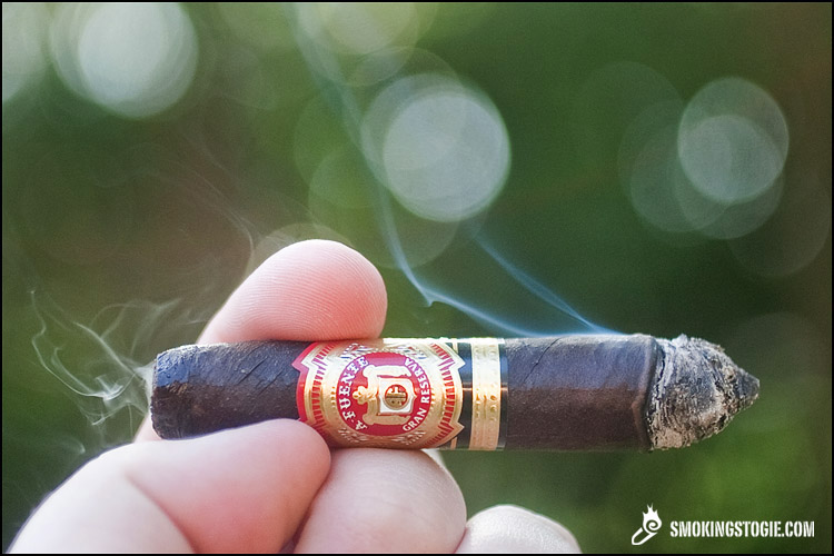 Xì gà Arturo Fuente Hemingway Short Story - Hộp 25 điếu