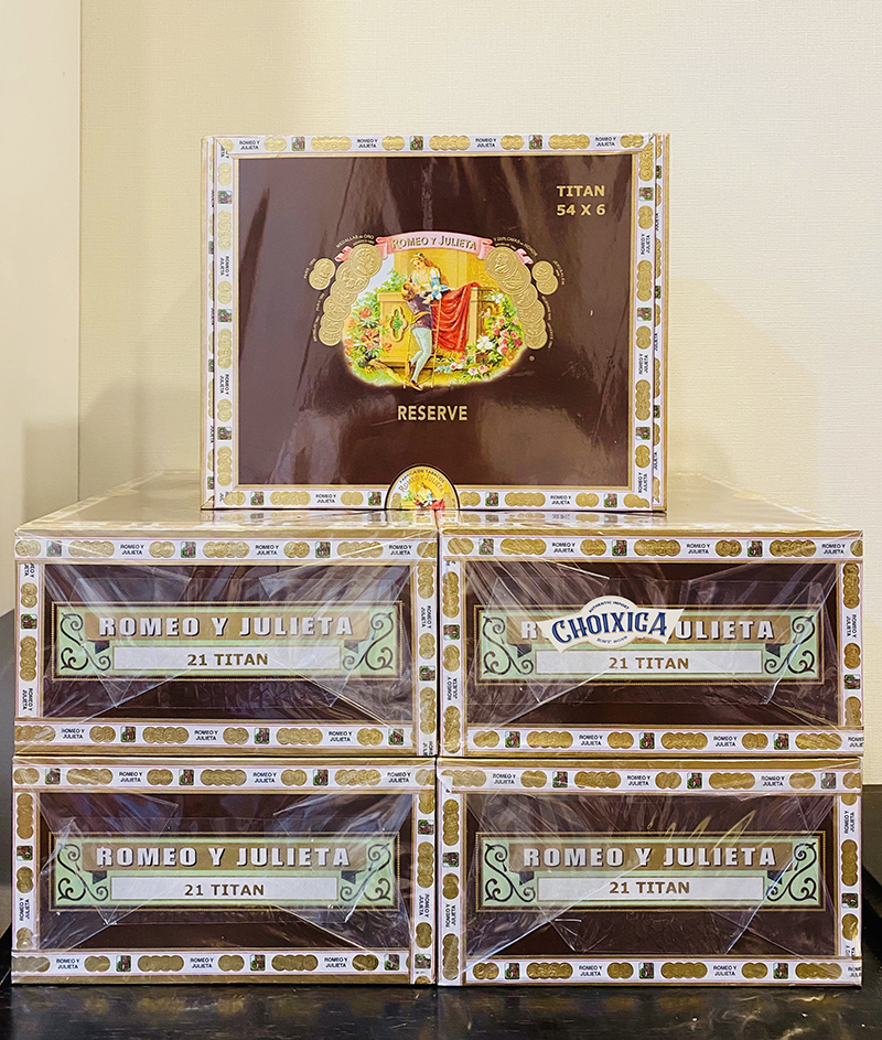 Xì gà Romeo Y Julieta Habana Reserve Titan - Hộp 21 Điếu